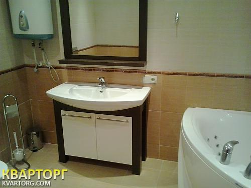 Rent out 3-room apartment. Киев,  Барбюса — photo 8
