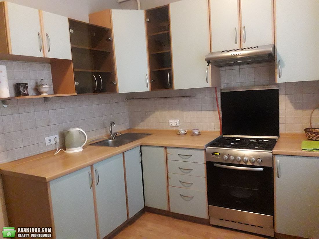 Rent out 3-room apartment. Киев, бульвар Дружбы народов — photo 1