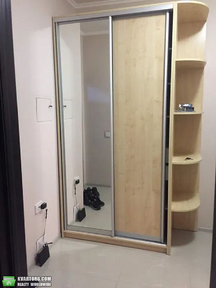 Rent out 1-room apartment. Киев, Урловская — photo 1