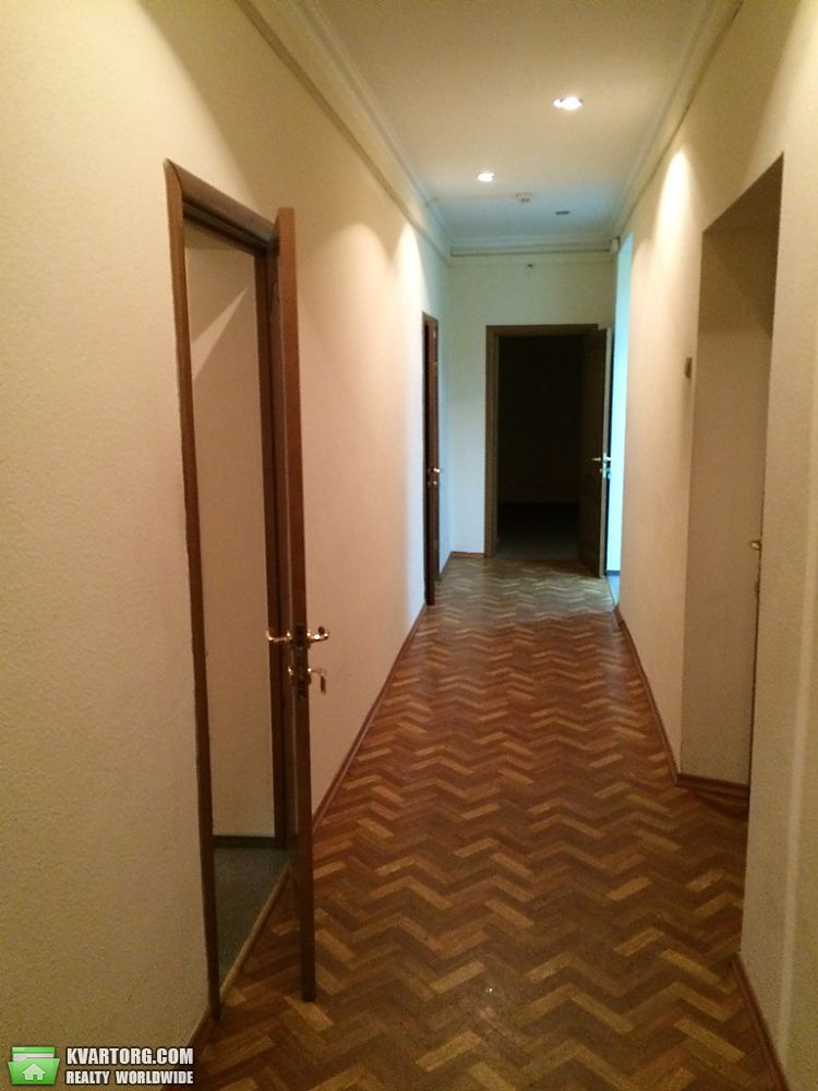 Rent out office. Киев, Жилянская — photo 3