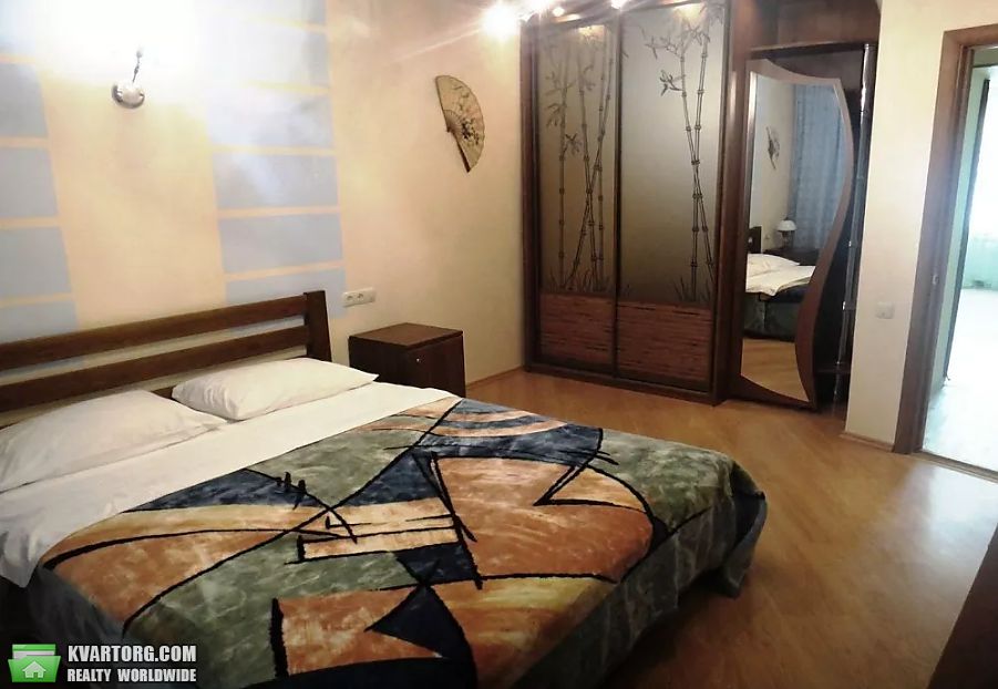 Rent out 2-room apartment. Киев,  Кловский спуск — photo 3