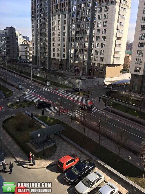 Sell 4-room apartment. Киев,  Драгомирова — photo 2