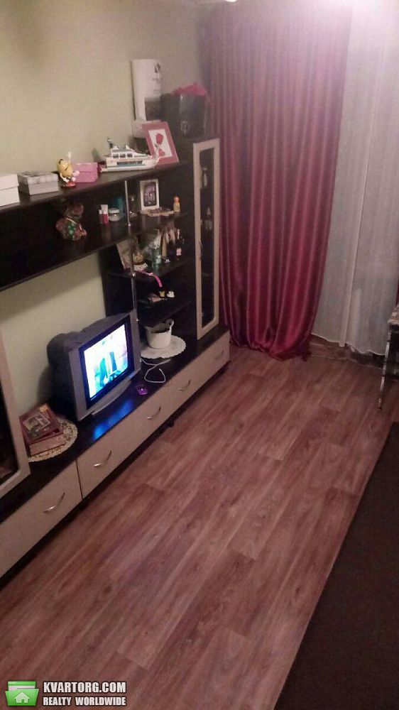 Sell 1-room apartment. Киев,  Приречная — photo 1