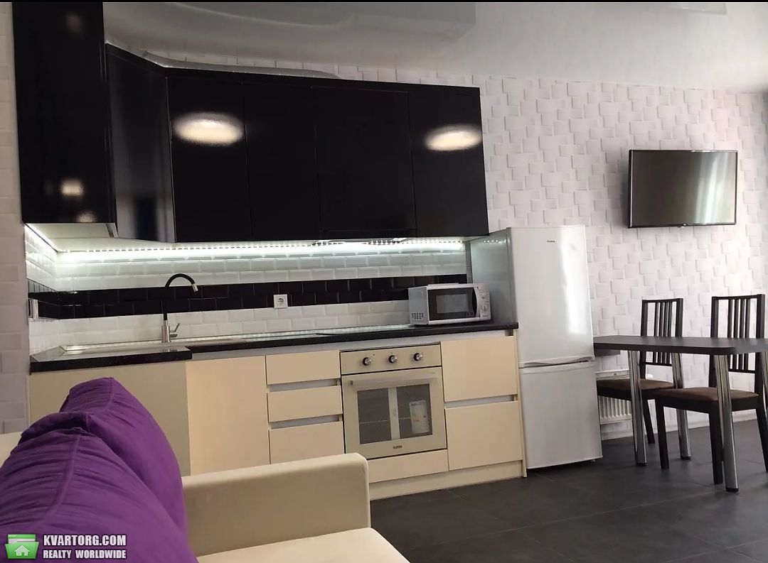Rent out 1-room apartment. Киев, Регенераторна — photo 1
