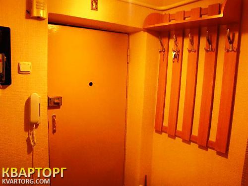 Rent out 2-room apartment. Киев,  Воссоединения пр — photo 1