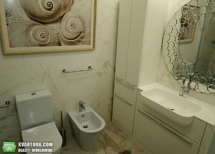 Rent out 3-room apartment. Киев,  Большая Васильковская — photo 8