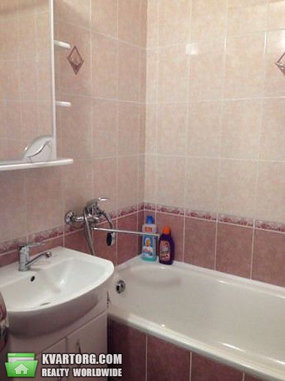 Rent out 2-room apartment. Киев,  Героев Днепра — photo 8