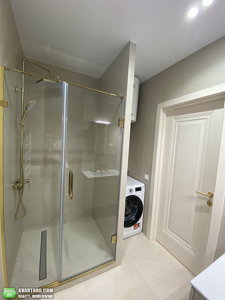 Rent out 2-room apartment. Киев, Салютна — photo 9