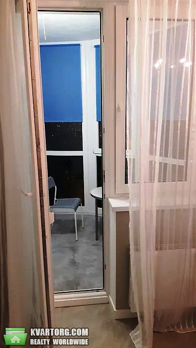 Rent out 2-room apartment. Киев,  Воссоединения пр — photo 7