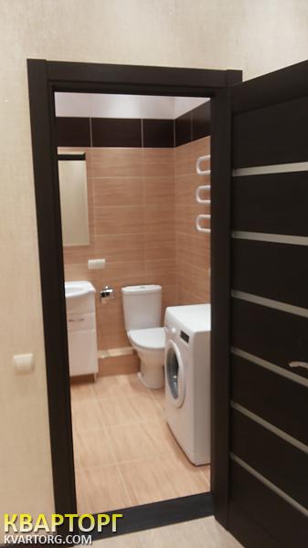 Rent out 2-room apartment. Киев,  Днепровская наб — photo 6