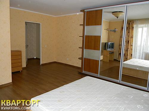 Rent out 3-room apartment. Киев,  Бажана — photo 10