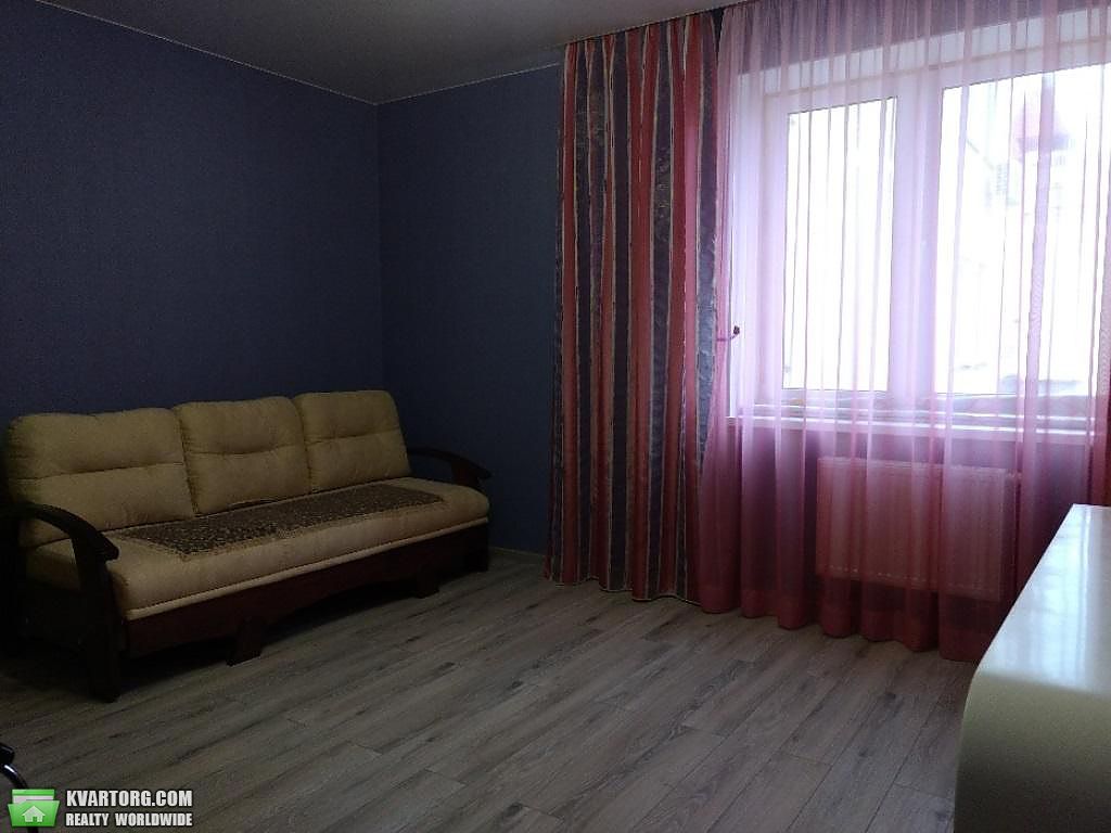 Rent out 4-room apartment. Киев,  Макеевская — photo 4