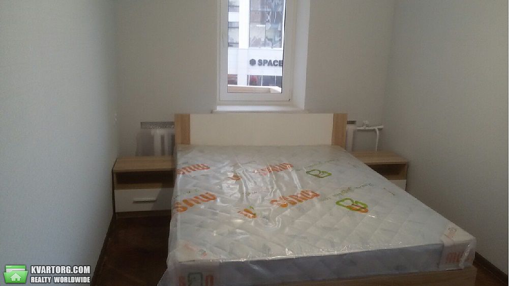 Rent out 3-room apartment. Киев,  Михайловская — photo 4