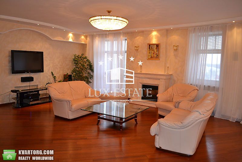 Rent out 4-room apartment. Киев,  Ирининская — photo 1