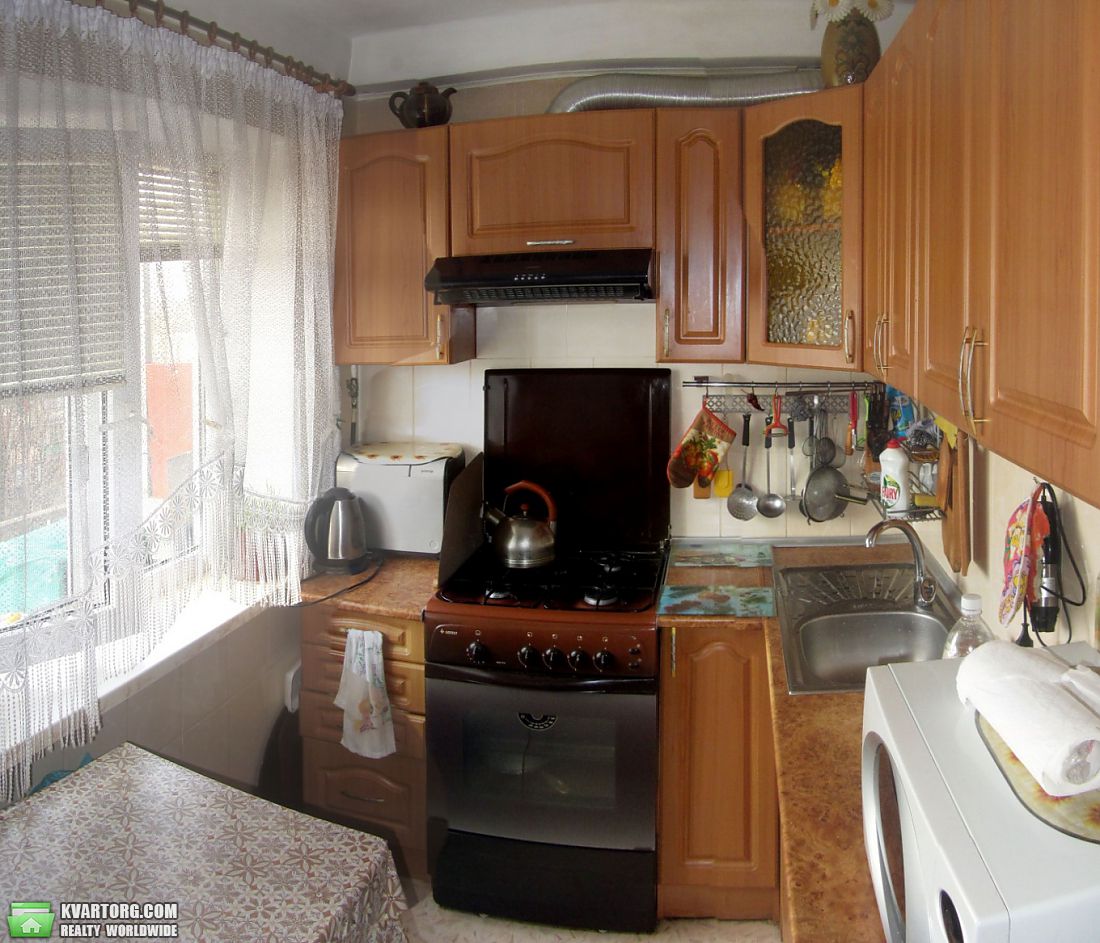 Sell 3-room apartment. Киев,  Ромена Роллана бул — photo 1