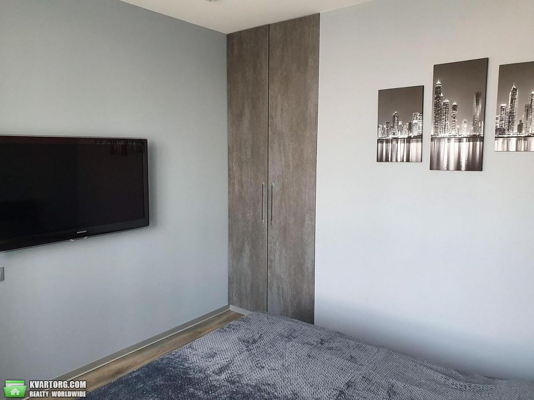 Rent out 2-room apartment. Киев, Деловая — photo 2