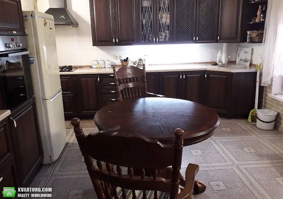 Rent out house. Киев,  Садовая — photo 1