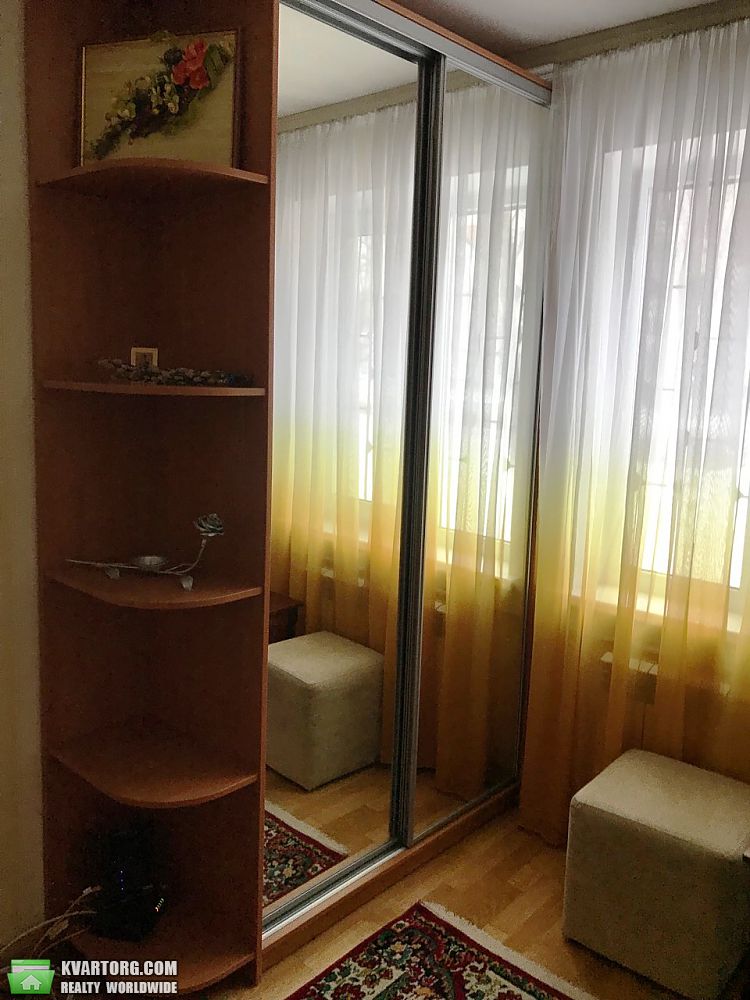 Rent out 2-room apartment. Киев,  Гната Юры — photo 3