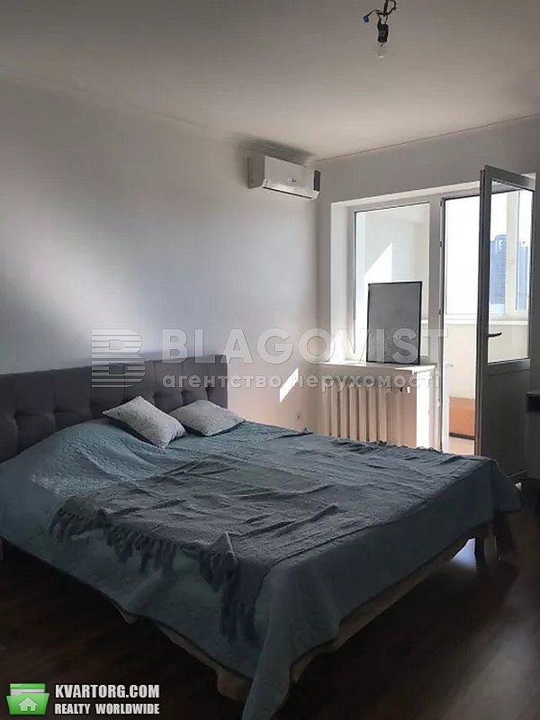 Sell 3-room apartment. Киев,  Срибнокильская — photo 6