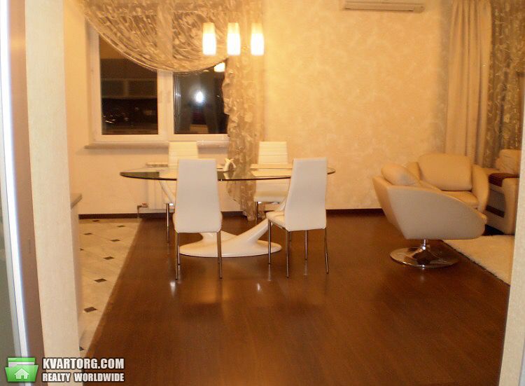 Rent out 2-room apartment. Киев, Срибнокильская ул. — photo 2