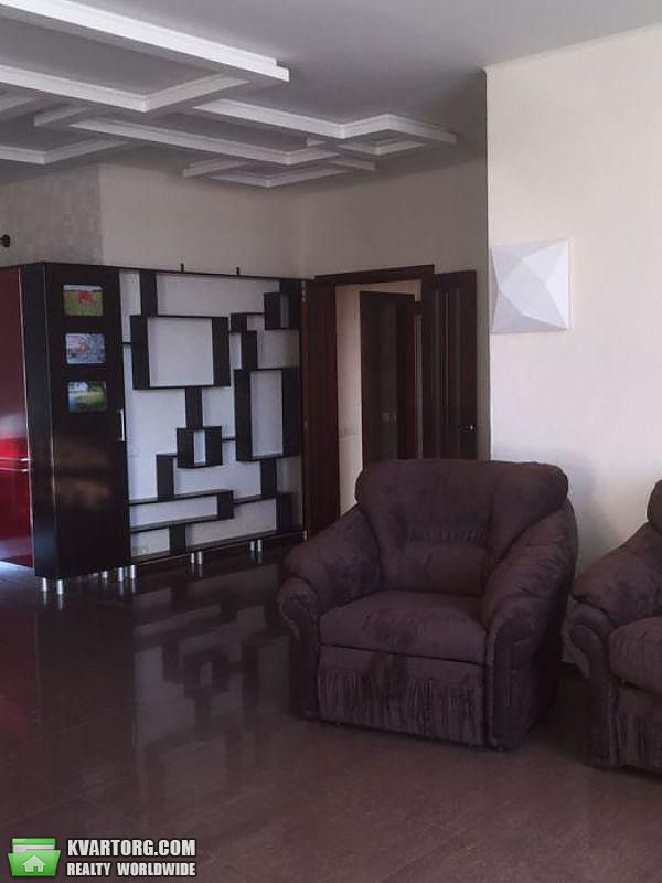 Rent out 4-room apartment. Киев, коновальца — photo 2