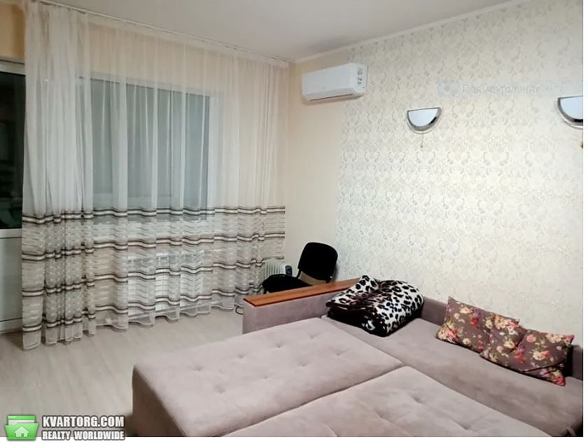 Rent out 2-room apartment. Киев,  Бажана — photo 1