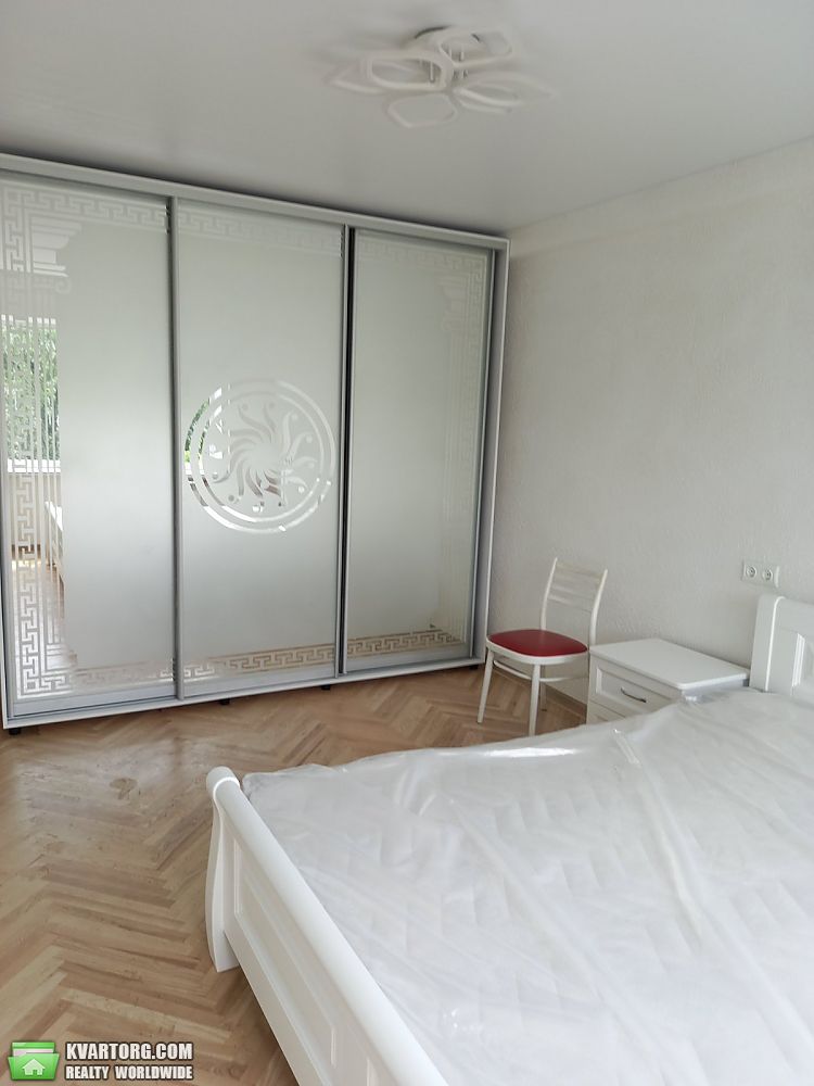 Rent out 2-room apartment. Киев, Пражская — photo 7