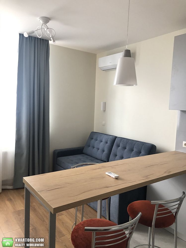 Rent out 2-room apartment. Киев,  Просвещения — photo 4