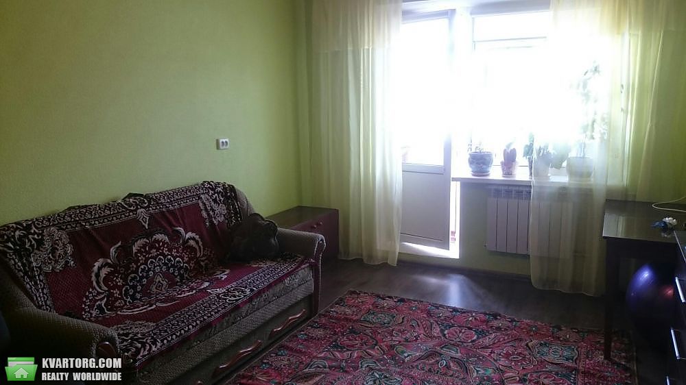 Rent out 2-room apartment. Киев,  Цветаевой — photo 2