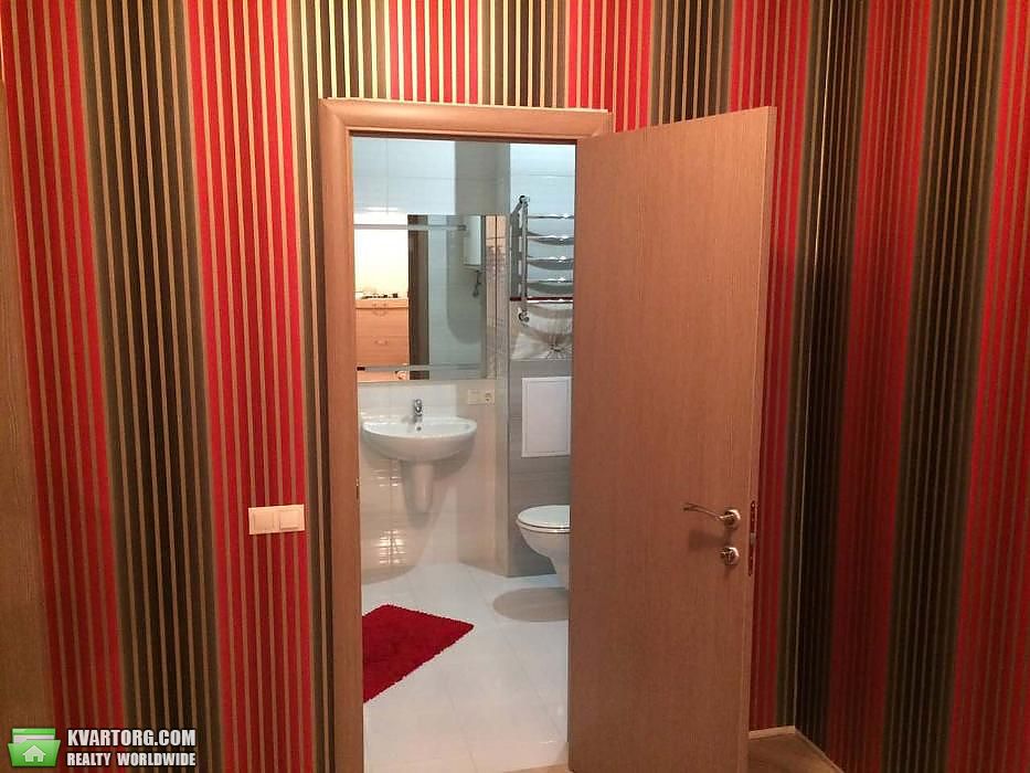 Rent out 2-room apartment. Киев,  Чавдар — photo 4