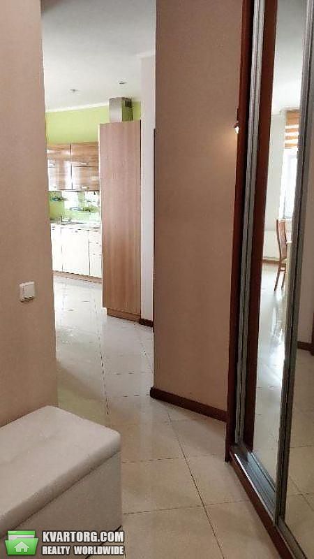 Rent out 2-room apartment. Киев,  Соломенская — photo 8