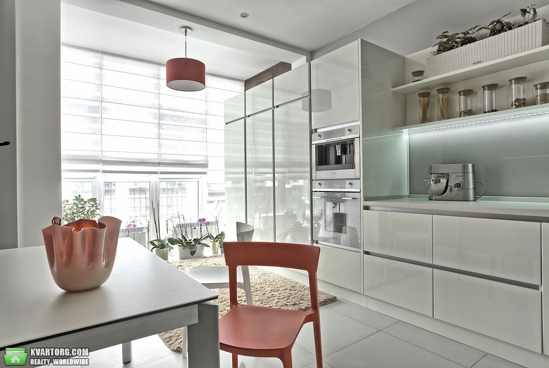 Sell 3-room apartment. Киев,  Драгомирова — photo 2