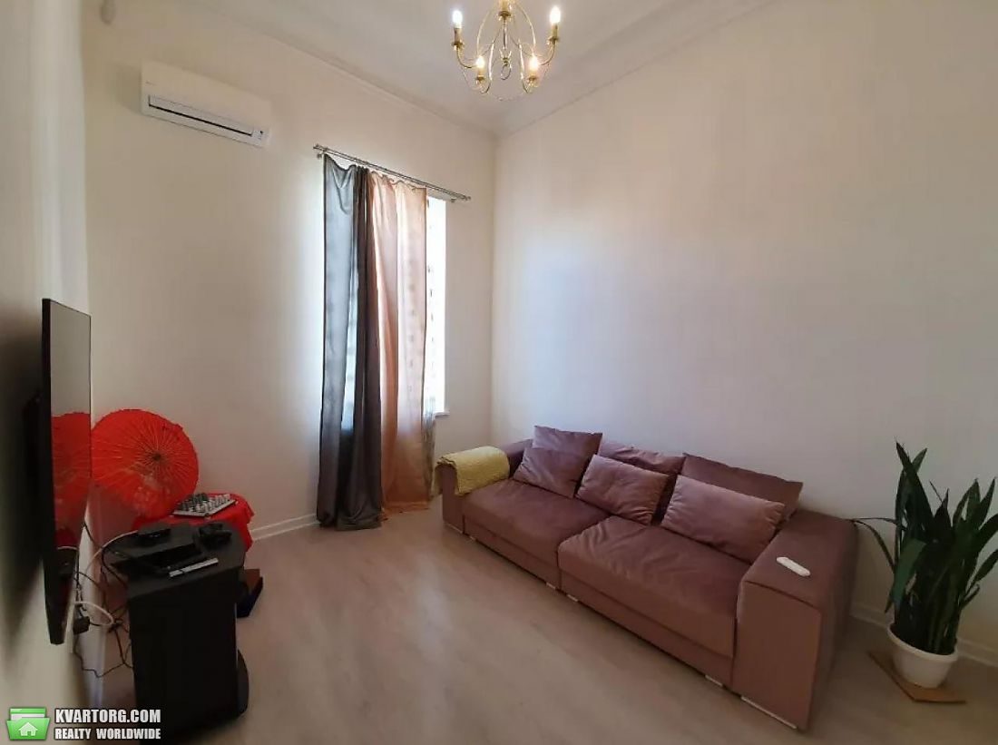 Rent out 3-room apartment. Киев,  Городецкого — photo 1