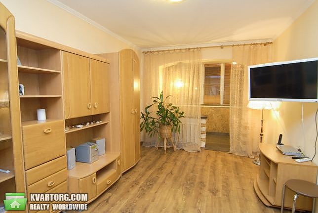 Rent out 2-room apartment. Киев,  Залки Мате — photo 1