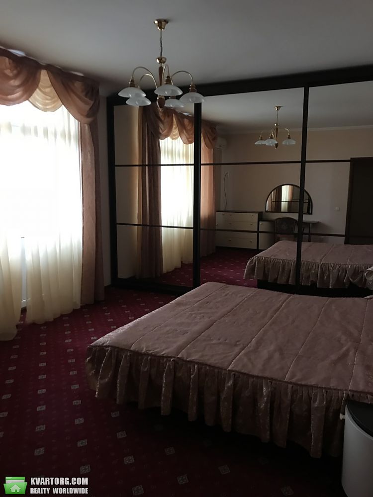 Rent out 3-room apartment. Киев, Окипной — photo 8