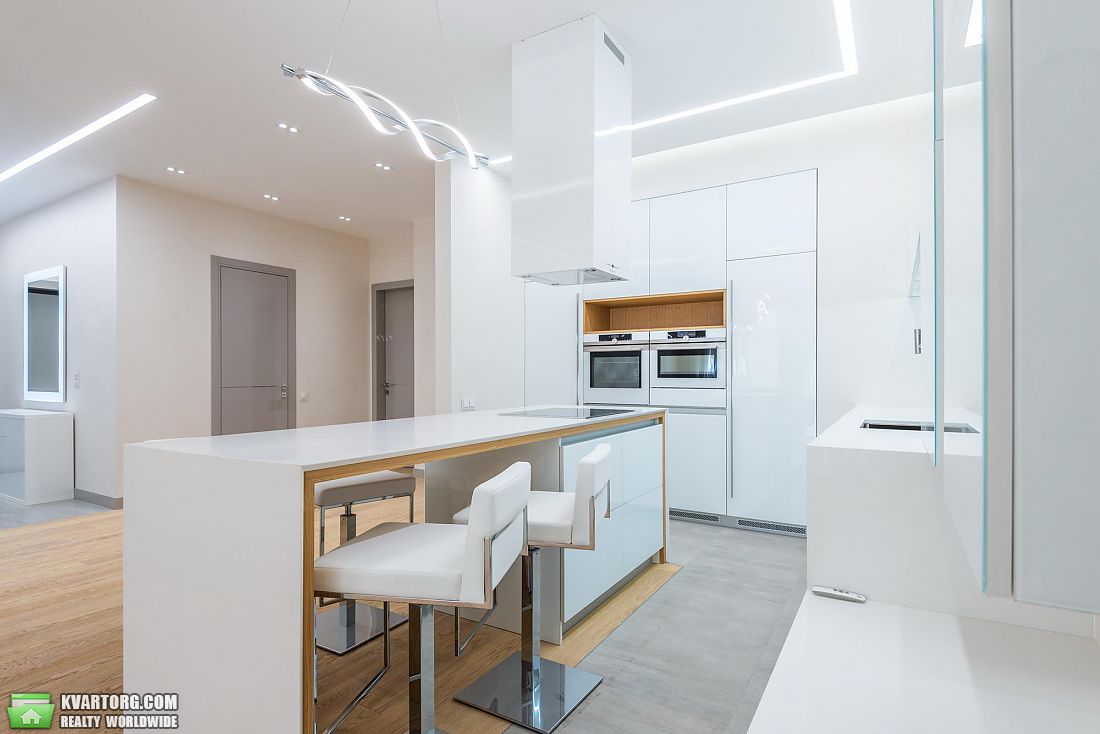 Sell 3-room apartment. Киев,  Богдана Хмельницкого — photo 9