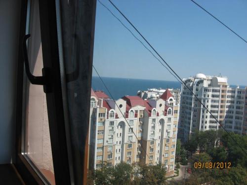 Rent out 2-room apartment. Одесса, долгая — photo 1