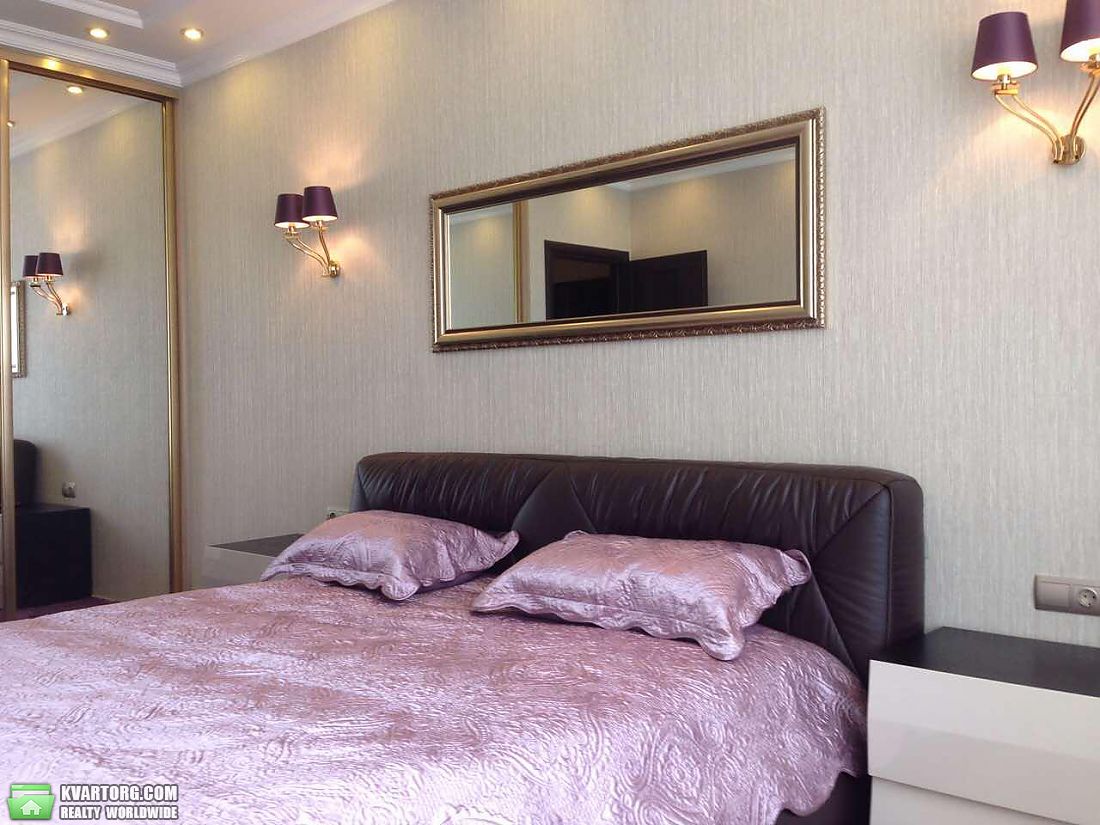 Rent out 3-room apartment. Киев,  Жилянская — photo 4