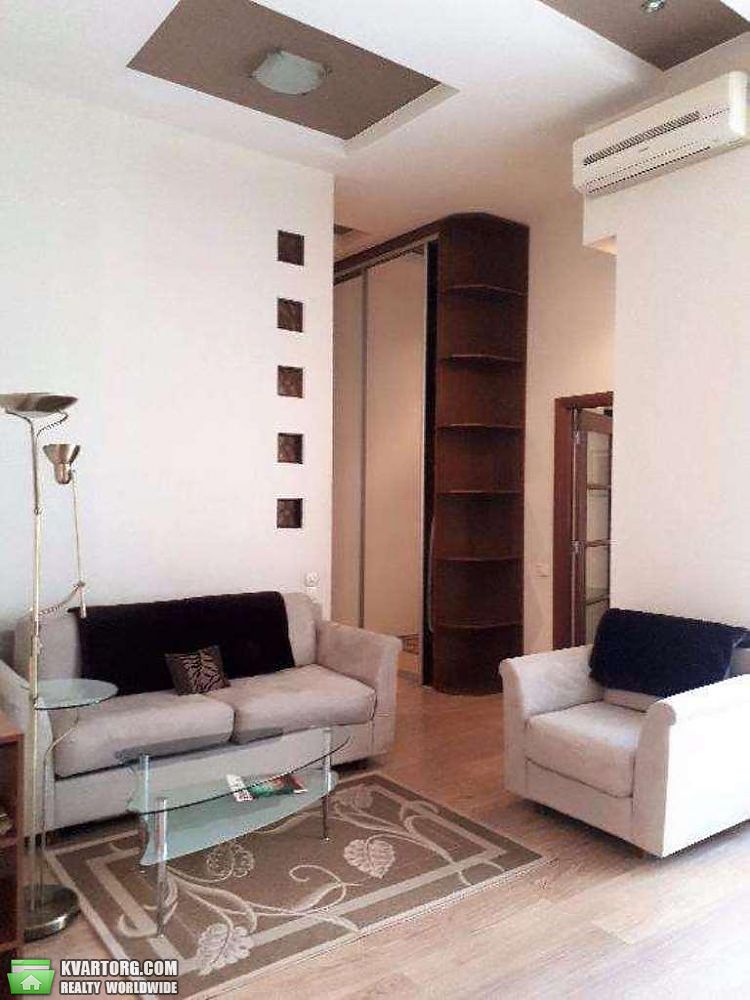 Rent out 2-room apartment. Киев,  Тарасовская — photo 3