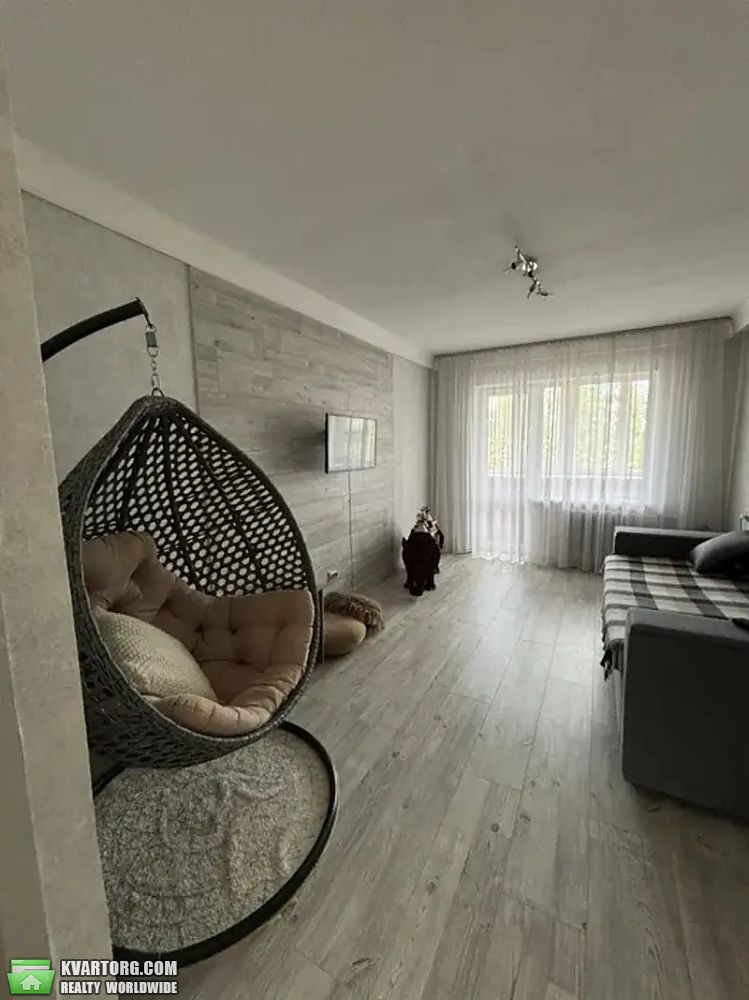 Rent out 2-room apartment. Киев, Сірожупанників — photo 1
