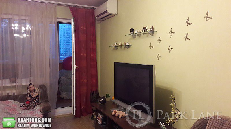 Sell 2-room apartment. Киев,  Урловская — photo 1