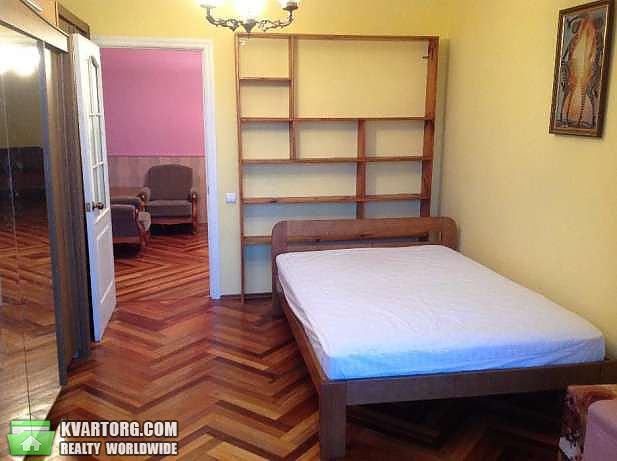 Rent out 3-room apartment. Киев,  Приречная — photo 1
