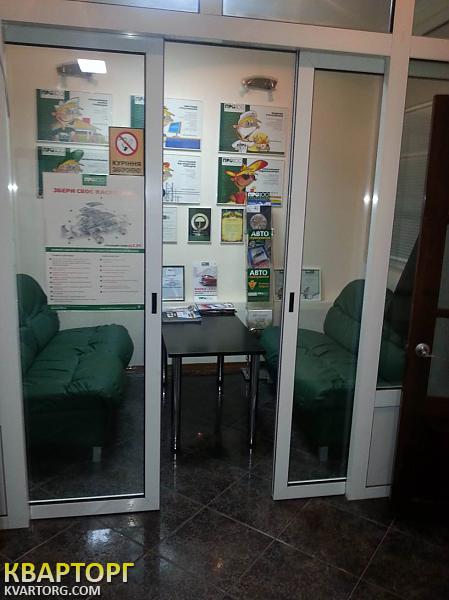 Rent out office. Киев, Площадь Льва Толстого — photo 1