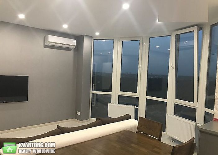 Sell 3-room apartment. Киев,  Харьковское шоссе — photo 1