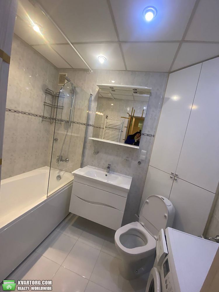 Rent out 3-room apartment. Киев,  Чешская — photo 5