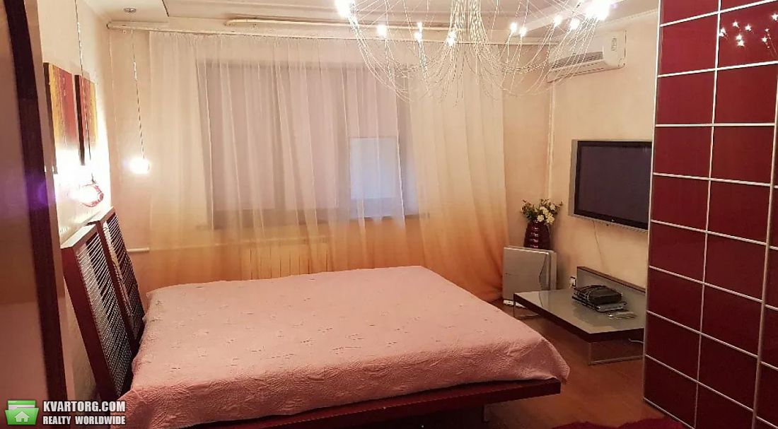 Rent out 3-room apartment. Киев,  Леси Украинки бул — photo 2