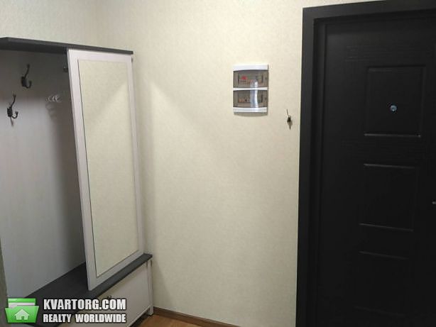 Rent out 2-room apartment. Киев, Русово — photo 7