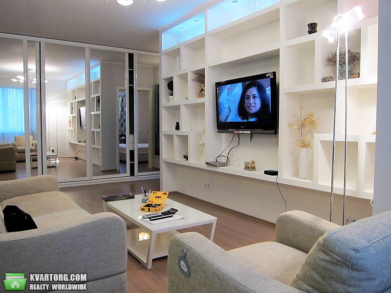 Rent out 2-room apartment. Киев, Ивана Франко — photo 3