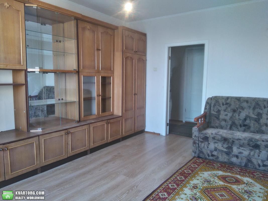 Sell 2-room apartment. Киев,  Автозаводская — photo 1