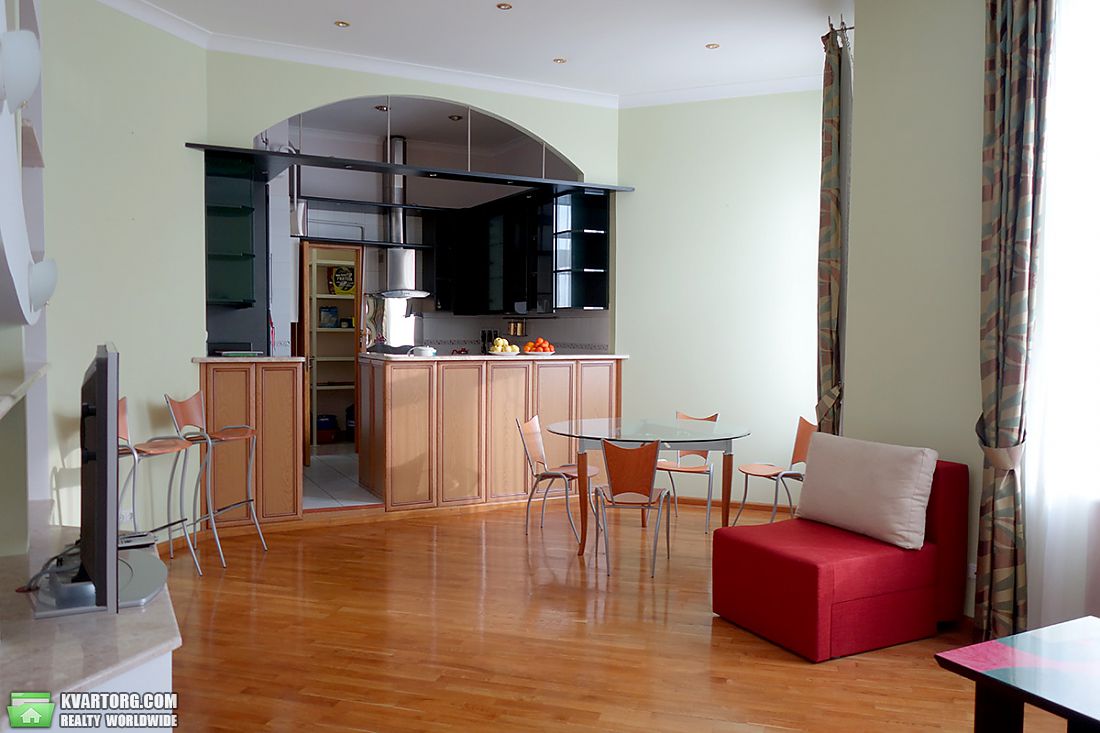 Rent out 3-room apartment. Киев,  Ярославов Вал — photo 2